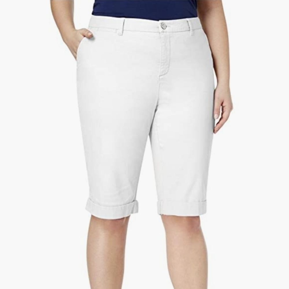 NWT Style & Co. White Cuffed Bermuda Shorts‎ 24W